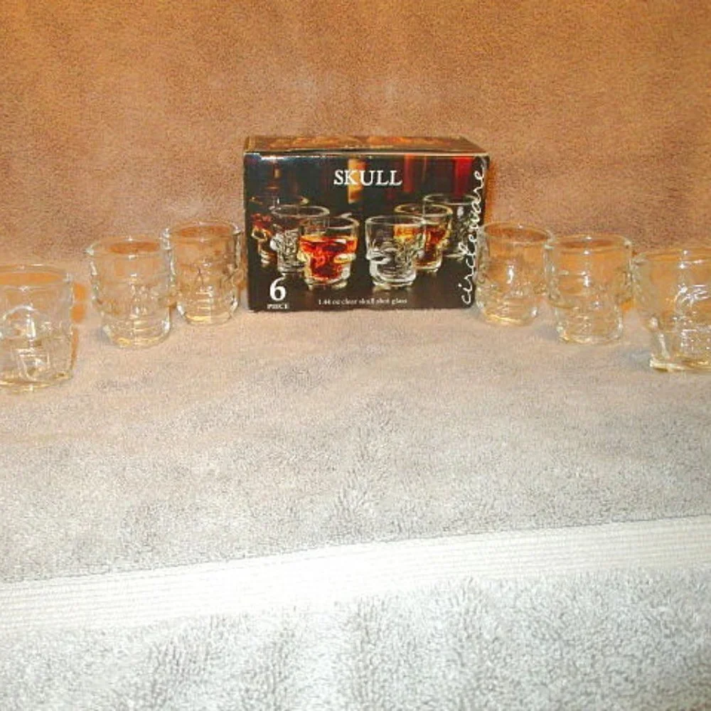 Glass Skull Shot Glasses Set Of 6 Gothic Punk Halloween Party Emo Man Cave NEW